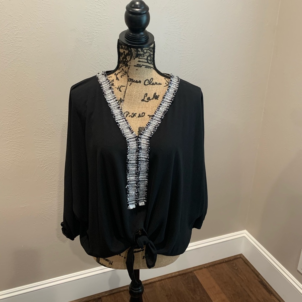 Alberto Makali black top with white trim small